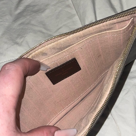 Louis Vuitton clutch/wristlet - Picture 5 of 7